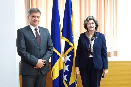Predsjedavajući Predstavničkog doma dr. Denis Zvizdić primio u nastupnu posjetu zamjenicu ambasadora SAD u BiH 